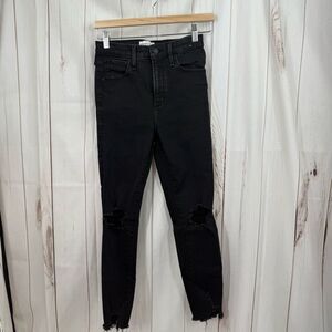 Abercrombie & Fitch Women’s 2 Short High Rise Skinny Jeans Black